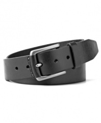 Truly the essence of vintage style, you'll love this rich leather Bobby belt from Fossil. The Fossil logo completes this unique look.